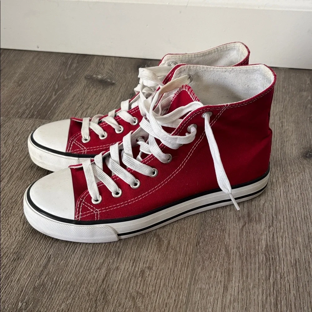 Women’s High Top Lace Up Canvas Sneaker